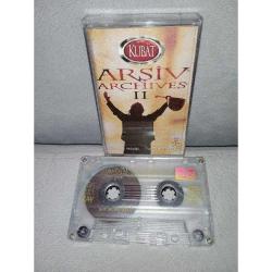 Kaset Kubat arşiv 2 albümü. Kasette çalışmasına engel olmayan kırık ve çatlak var.