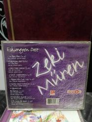 Zeki Müren eskimeyen dost
