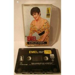 Kaset Emel Müftüoğlu karlar düşer