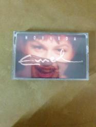 EMEL - HOVARDA - KASET