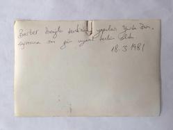 YEŞİLÇAM'IN ÜNLÜ YAPIMCISI BERKER İNANOĞLU'NUN ORİJİNAL 4'LÜ FOTOĞRAF SETİ - 18 x 12 cm EBADINDA - BERKER İNANOĞLU ''YURDA DÖN'' ÇAĞRISINA SON GÜN UYARAK TÜRKİYE'YE DÖNDÜĞÜNDE KENDİSİNİ HAVA LİMANINDA TÜRKER İNANOĞLU ve ANNESİ KARŞILADI, 18 MART 1981 - BERKER İNANOĞLU İNGİLTERE'DEN YURDA DÖNÜP TESLİM OLURKEN ÇEKİLMİŞ 4 FARKLI KARE... ÖZEL ARŞİV