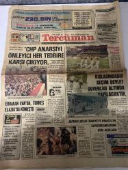 TERCÜMAN GAZETESİ - 20 MAYIS 1977 - SADECE 4 SAYFADIR -Süleyman Demirel - Necmettin Erbakan - Alparslan Türkeş - Erkan Yiğit - Sadettin Ünlü - Ahmet Kabaklı - Erol Özbilgen - Rauf Tamer - Celal Bayar - Ergun Göze - Züleyha Münir - Sedat - Birgül Akdoğan -  CHP anarşiyi önleyici her tedbire karşı çıkıyor - Erbakan Van’da Türkeş Elazığ’da konuştu - Kışlasınmadır seçim devlet güvenliği altında yapılacaktır - Japon elçiliği Türkiye’ye ihracatın durdurulmadığını dün açıkladı - Toprak altında kalan 4 işçiden 3’ü öldü - Bunca ihanete rağmen - Devlet arşivimizin üstünlüğü - Dün ve yarın - 3 sual 3 cevap -  BM Deniz Hukuku Konferansında Türk ve Yunan tezleri çatışacak - İslam Konferansının bildiri metnini Türk delegasyonu hazırlıyor - Bir ABD şirketi dış ülkelerde rüşvet dağıtmaya devam edecek - 4 haftada yapılan atom bombasının resmi yayınlandı - Celal Bayar anlatıyor - Yüzbinlerce köylü topraklarından çıkarılıp Sibirya’ya sürüldü - Okuyucularımla bir mesut hasbihal