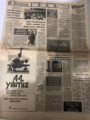 TERCÜMAN GAZETESİ - 20 MAYIS 1977 - SADECE 4 SAYFADIR -Süleyman Demirel - Necmettin Erbakan - Alparslan Türkeş - Erkan Yiğit - Sadettin Ünlü - Ahmet Kabaklı - Erol Özbilgen - Rauf Tamer - Celal Bayar - Ergun Göze - Züleyha Münir - Sedat - Birgül Akdoğan -  CHP anarşiyi önleyici her tedbire karşı çıkıyor - Erbakan Van’da Türkeş Elazığ’da konuştu - Kışlasınmadır seçim devlet güvenliği altında yapılacaktır - Japon elçiliği Türkiye’ye ihracatın durdurulmadığını dün açıkladı - Toprak altında kalan 4 işçiden 3’ü öldü - Bunca ihanete rağmen - Devlet arşivimizin üstünlüğü - Dün ve yarın - 3 sual 3 cevap -  BM Deniz Hukuku Konferansında Türk ve Yunan tezleri çatışacak - İslam Konferansının bildiri metnini Türk delegasyonu hazırlıyor - Bir ABD şirketi dış ülkelerde rüşvet dağıtmaya devam edecek - 4 haftada yapılan atom bombasının resmi yayınlandı - Celal Bayar anlatıyor - Yüzbinlerce köylü topraklarından çıkarılıp Sibirya’ya sürüldü - Okuyucularımla bir mesut hasbihal