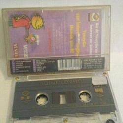 kaset Haluk Levent Kral Çıplak Albümü. Orijinal. Sorunsuz çalışıyor.