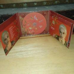 Cd Sezen Aksu Deniz Yıldızı albümü. Orijinal. Sorunsuz çalışıyor.