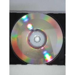 Cd Emre Altuğ sıcak albümü. Orijinal. Dinlemeyi etkilemeyen çizikler var. Sorunsuz çalışıyor.