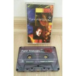 Kaset Fahir Atakoğlu 2 albümü. Orijinal. Sorunsuz çalışıyor.