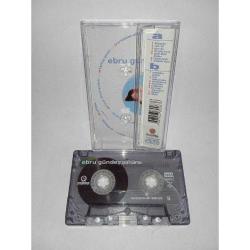 Kaset Ebru Gündeş Şahane  albümü. Orijinal. Sorunsuz çalışıyor.