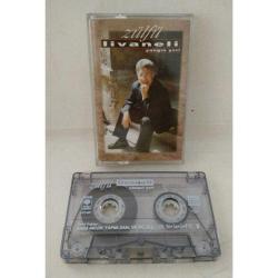 Kaset Zülfü Livaneli Yangın Yeri albümü. Orijinal. Sorunsuz çalışıyor.