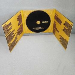 Cd Grup Frapan - Frapan. Grubun İlk Albümü. Orijinal. Dinlemeyi etkilemeyen çizikler var. Sorunsuz çalışıyor.