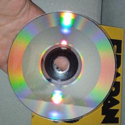 Cd Grup Frapan - Frapan. Grubun İlk Albümü. Orijinal. Dinlemeyi etkilemeyen çizikler var. Sorunsuz çalışıyor.