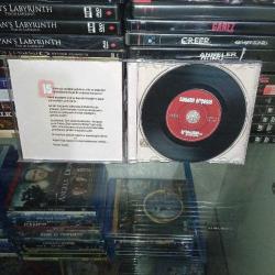 Cd Candan Erçetin aranjman 2011 Albümü. Orijinal. Sorunsuz çalışıyor.