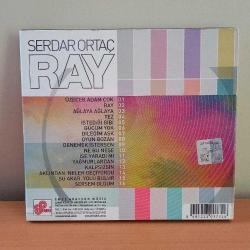 CD Serdar Ortaç Ray albümü. Orijinal. Sorunsuz çalışıyor.