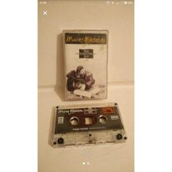 kaset Murat Göğebakan sen rahatına bak albümü. Orijinal. Sorunsuz çalışıyor.