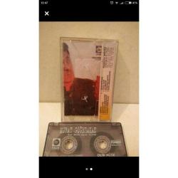 Kaset Murat Göğebakan ben sana aşık oldum albümü. Orijinal. Sorunsuz çalışıyor.