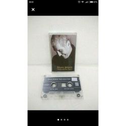 kaset İlhan Şeşen neler oluyor bize Albümü. Orijinal. Sorunsuz çalışıyor.