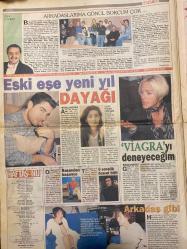 HAFTASONU GAZETESİ DOĞUM GÜNÜ HEDİYESİ - 5 OCAK 2000 - SAYI: 1 - TAM TAKIM 16 SAYFADIR -Mehmet Ali Erbil - Nefise Karatay - Derya Tuna - Özlem Özakova - Ahmet Kadıbeşegil - Hülya Avşar - Serdar Erene - Sertab Erener - İsmet Ağb - Cenk Tunalı - Attilay Kandemir - Koç Kocaoğlu - Tarkan - Ebru Yaşar - Bülent Ersoy - Seda Sayan - Zerrin Özer - Hande Ataizi - Cem Davran - Suat Eris - Mehmet Ali Birand - Nükhet Duru - Nilüfer - Deniz Seki - Yonca Evcimik - Sibel Can - Ajda Pekkan - Muazzez Ersoy - Serpil Çakmaklı - Müjdat Gezen - Haldun Dormen - Sibel Turnagöl - Hakan Ural - Bülent Kayabaş - İbrahim Tatlıses - Altan Erbulak - Ebru Destan - Arzum Onan - Mehmet Aslantuğ - Ayşen Gruda - Hülya Koçyiğit - Mükerrem Ağabey - Engin Civan - Müge Anlı - Fatih Ürek - Gülben Ergen - Nalan - Rafet El Roman - Aşkın Nur Yengi - Çiğdem Tunç - Esin Engin - Ajlan Büyükburç - Erdal Çelik - Mehmet Toprak - Şükran Toprak - Muzaffer Kuşhan - Levent Kızıl - Nilüfer Kızıl - Halit Toprak - Nalan Toprak - Ayfer Topra