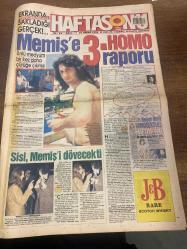 HAFTASONU GAZETESİ DOĞUM GÜNÜ HEDİYESİ - 26 NİSAN 1995 - SAYI: 17 - TAM TAKIM 20 SAYFADIR -Memiş-Sisi-İdil Çeliker-Orhan Gencebay-Hülya Avşar-Sinan-Begüm-Tülay Mine-Mine Mutlu-Necat Uygur-Yüksel Şengül-Ömer Ünlüçay-Hayal Davran-Adnan Şenses-Begüm-Özbek-Ayşe Byazıt-Sibel Çarmıklı-Sarıhan Tekin-Aylin Oktay-Ece Güner-Bahar Gökpınar-Nesrin Liter-İnci Gazioğlu-Feryal Gülman-Gülşen Işık-Birsen Renda-Bahire Güven-Rüzzan Ziyal-Dr. Müşfik Koryak-Aliye Esen-Bellur Tokat-Gül-Kosta Şonef-Figen-Zeki Çamkak-Dilek Anayolu-Ferai Ören-Levent Pişkiner-Seren Serengil-Orhan Onör-Nukhet Mızraklı-Haftasonu-Memiş’e 3. Homo Raporu-Sisi, Memiş’i dövecekti-Almanya’da neler oldu-Ağır Roman nihayet-Hülya’nın ilk muradıyeti-Nişanlım hamileymiş Sinan-Mine’yi morartan kadın-Üçledi ve kaçtı-Mucize yaratan devlet memuru-Sırtımdan para kazananlara lanet olsun-Tıp’taki asalaklar-Begüm’ün kalbi pit pit atıyor-Artık gizlenmiyorlar-Hayal Davran aşkı-Bir Özbek daveti-Defiledeki manken konuklar-Derishow’un sürprizi-Mücevherl