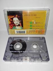 Kaset Şebnem Ferah perdeler albümü. Orijinal. Universal 2001 baskı. Sorunsuz çalışıyor. Koleksiyonluk