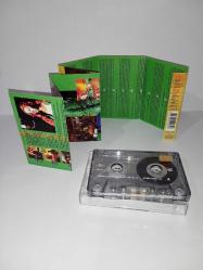 Kaset Şebnem Ferah perdeler albümü. Orijinal. Universal 2001 baskı. Sorunsuz çalışıyor. Koleksiyonluk