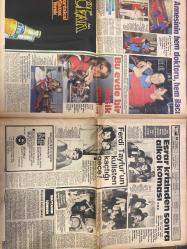 HAFTANIN SESİ GAZETESİ DOĞUM GÜNÜ HEDİYESİ - 18 MART 1983 - SAYI: 28 - TAM TAKIM 12 SAYFADIR -Müjde Ar-Orhan Gencebay-Emel Büyükgöl-Pembe Mutlu-Tarık Aktuğ-Gönül Alpay-Ferdi Tayfur-Bülent Ersoy-Ajda Pekkan-Cüneyt Arkın-Müjdat Gezen-Müzeyyen Senar-Venüs Heykelinden Hiç Farkı Yok-Müjde Ar’a Zam Geldi-Antalyalı Emel’in Rüyası Gerçek Oldu-Son Ümit Son Şans-Nikah İçin Isınma Turları-Cüneyt Arkın Komando Yetiştiriyor-Esrar Krizinden Sonra Alkol Koması-Bu Evde Bir Eksik Var-Kadınlar Neden Erkeklerden Daha Çabuk Sarhoş Oluyor-Kayak Hocasından Aşk Dersleri-Biz Siz Onlar-Azmi Ofluoglu-Julio Iglesias-Valtaire-Füsun Önal-Canan Leki-Fatih Özbay-Zeynep Hanım-Gülşen-Ömer Bey-Yıldız-Biz Siz Onlar-Yeniköylü Gençler Eğleniyor-Kadınlar Derneği’nden Şık Balosu-Gazeteciler Gecesi-İzmirli Çocuklarını Gezdiyorlar-İşler Tatil’e Bağlandı-Tayfun Bilsak Yaşına Bastı-Resim Sergisinde Üç Güzel-Yüzü Gülüyor-Tıp Bayramı Kutlandı-Başbaşa Bir Evlilik Yıldönümü-Gençler Yorgun-Damat Bey Kaynanasını Çok Seviyor-İntihar m