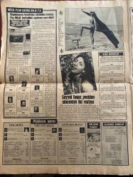 MODERN GAZETESİ DOĞUM GÜNÜ HEDİYESİ - 9 - 15 KASIM 1976 - SAYI: 267 - TAM TAKIM 8 SAYFADIR -Emel Sayın-Arzu Okay-Elvakim Kandidoğlu-Bülent Bilgiç-Nevin Nuray-Meseri Çetinel-Sevda Ferdağ-Seyyal Taner-Sevgi Yüce-Sevim Ulusoy-Güner Ümit-Fifi Göçünur-Atila Atasoy-Nazan Şoray-Suna Yıldızoğlu-Güner Perin-Tanju Okan-Yalçın Gülhan-Gönül Yazar-Yasemin Esmergül-Mesut Engin-Sadi Celil Cengiz-Meral Küçükerol-Gülümser Uğur-Metin Akpınar-Zeki Alasya-İskender Doğan-Zuhal Aktan-Zuhal Olcay-Hilton Oteli-Selami Şahin-Birsen Tezer-Zuhal Yorgancıoğlu-Yıldız Aslan  Bir tek film için 300 bin lira istedi-Filimcilerin ısrarı yüzünden Avrupa’ya doyamadan döndüm-Apayrı bir yeri var-Rahibeler fırtınası-Emel Sayın sinemada yeni burunla zafın yaptı-Festival sürprizi Seval Topçu’da yine iddialı-Sevda Ferdağ hâlâ güzelim diyor-Seyyal Taner yeniden sinemaya hız veriyor-Milyoner işadamı sevgilisinin 200 bin liralık hediyesini bu kez neden reddetti-Kim nerede nasıl eğleniyor-Güldüren karikatür-Göbetehan-Sır köşesi-Yara