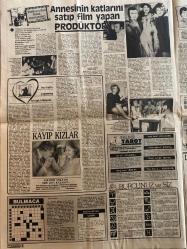 HAFTANIN SESİ GAZETESİ DOĞUM GÜNÜ HEDİYESİ - 12 TEMMUZ 1985 - SAYI: 28 - TAM TAKIM 12 SAYFADIR -Gönül Yazar-Vural Çakır-Türkan Şoray-Cihan Ünal-Sezen Aksu-Aydan Şener-Nil Burak-Zeynep Özal-Nazan Saatçi-Gloria Gaynor-Gaffar Yüce-Sibel Ünsal-Cüneyt Arkın-Bahar Öztan-Nükhet Duru-Füsun Önal-Müjde Ar-Mehtap Ar-Arif Kaptan-Hülya Süer-Orhan Şener-Kadir İnanır-Derya Tuna-İbrahim Tatlıses-Gönül Öner-Ünlü Toktam-Ümit Toktam  Taş Bebek hâlâ taş gibi-Mine’ye büyük haksızlık-İşte jürinin porno bulduğu sahneler-Bu kuşlardan hangisi güzel-Çöpçatan Zeynep Özal-Festival çapkını-Nazan Saatçi Hollywood yolcusu mu-10 şarkı 100 milyon-Önce dövüştü sonra öpüştü-Bambi’den sonra Okşan Ay-Nükhet Duru’ya göbek takviyesi-Benden bu kadar-Filmime isim bulun-Yeşilsahadan Yeşilçam’a-Sahneye merhaba-Hülya Süer’in kuzusu Londra yolcusu-Kadir İnanır’ın kuyruk acısı-Derya ile İbo’nun efkâr geceleri-Kadın kadına-Erkek erkeğe-Laz uşaklarının damarı tuttu Gönül Öner hapı yuttu-Et tırnaktan ayrılır mı-Adanalı’nın intikamı-M