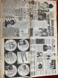 HAFTANIN SESİ GAZETESİ DOĞUM GÜNÜ HEDİYESİ - 5 ŞUBAT 1988 - SAYI: 6 - TAM TAKIM 12 SAYFADIR - Kayahan-Sezen Aksu-Müjde Ar-Türkan Şoray-Samantha Fox-Sener Şen-Rıfat Ilgaz-Nuri Gantar-Nilüfer-Gönül Yazar-Zeki Müren-İbrahim Tatlıses-Meral Gölüsoy-Sadri Alışık-Bülent Ersoy-Erol Sabancı-Beyza Cennet-Ahmet Akbalık-Sadullah Aslan-Ayşegül Süleyman-Ufuk Tok-Aydın Doğan-Hüseyin Aslan-Ayşe Şule Bilgiç-Murat Tokatlıoğlu-Filiz Özdemir-Mahmut Ceylan-Haldun Dormen-Hande Ceylan-Metin Yakar-Hülya Yıldız-Tanju Okan-Melih Yücel-Hülya Koçyiğit  Porno oyunu-Müjde mi Türkan mı-Eşek davası-Baba dayağı bardağı taşıran son damla oldu-Ve kuş yine yuvadan uçtu-Kayak sporuna gönül verenler-Şahika harikalar yaratıyor-Nuri Gantar alafranga tezgahtar-73 ödüllü türkücü-İsrail’in Zeki Müren’i İbo’nun kanatları altında-Müzik ilahesine Miki kazığı-Enflasyon hadım ediyor-Şimdi güzellik salonları çantaya sığıyor-Mecbur kalmadıkça asla bıçak altına yatmayın-Gut’a dikkat-Haftanın VIP’leri-Flaş sosyete-Biz Siz Onlar-Dost yem