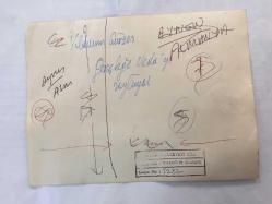 KLASİK TÜRK MÜZİĞİ SANATÇISI ve BESTECİ YILDIRIM GÜRSES'İN ORİJİNAL BÜYÜK BOY FOTOĞRAFI - 24 x 18 cm EBADINDA - YILDIRIM GÜRSES'İN 1960'LARDA ORKESTRANIN ÖNÜNDE '''GENÇLİĞE VEDA'' ŞARKISINI OKURKEN ÇEKİLMİŞ NET KALİTEDE BİR FOTOĞRAFI