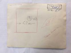 KLASİK TÜRK MÜZİĞİ SANATÇISI ve BESTECİ YILDIRIM GÜRSES'İN ORİJİNAL BÜYÜK BOY FOTOĞRAFI - 24 x 18 cm EBADINDA - YILDIRIM GÜRSES 1960'LARDA SAHNEDE ORKESTRANIN ÖNÜNDE ŞARKI OKURKEN ÇEKİLMİŞ BİR FOTOĞRAF