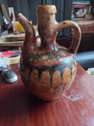 Osmanlı dönemi Akıtma sırlı  çok iyi kondüsyonda Kınık testi  yükseklik 23 cm genişlik 14 cm