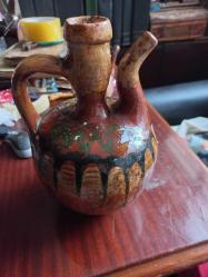 Osmanlı dönemi Akıtma sırlı  çok iyi kondüsyonda Kınık testi  yükseklik 23 cm genişlik 14 cm