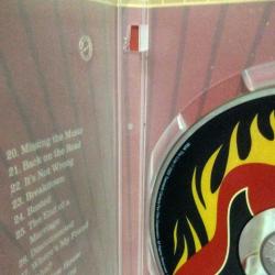 Dvd Sınırları Aşmak, Walk The Line, Orijinal. Türkçe Dublaj. 2 disk. Sorunsuz çalışıyor. DVD kabında DVD 1 i tutan plastikte kırık var. Detaylı resim eklendi.