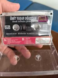 Ümit Yaşar Oğuzcan Kendi Sesinden Şiirleriyle ( Diskotür 1993 )