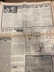MODERN GAZETESİ DOĞUM GÜNÜ HEDİYESİ - 3 - 11 MART 1975 - TAM TAKIM 8 SAYFADIR -Neşe Güngör-Özden Yüce-Tülay-Aysel İpar-Ekrem Bora-Yaşar Özel-Helga Sevisiyar-Türkan Şoray-Cüneyt Arkın-Filiz Akın-Tarık Akan-Ayhhan Işık-H. Koçyiğit-Fatma Girik-Kadir İnanır-Neriman Köksal-Azmi Nihad-Deniz Günal-Yüksel Özhasap-A. Rıza Binboğa-Müjdat Gezen-Süleyman Turan-Hayko-René Andre-Roberto Loro-Serpil Barlas-Asu Maralman-Mimi-Hulusi Tunca-Hülya Saygın Delisin-Cici Kızlar-Çok sıkı fıkı dost oldular-Sağlık ve beslenme-Modern seks kılavuzu-Hayko’da tenzilat-Niye çattın kaşlarını Geceler-İkimiz bir fidanız Son ümidim-Beyrut’a giderken yolunu şaşırıp Adana’ya düştü-Artık korkmuyorum-Hangi yıldızın ne kadar sevildiği ortaya çıktı-Türkan Şoray DEV Şölen’in kraliçesiydi-Osmanlı Sarayında 102 çocuklu padişah-21 yaşındaki foto model soyunarak milyoner oldu-Hem şantöz hem de boğa güreşçisi-2 milyon lira toplandı-Birbirimizi tanıyalım-Pop müzik-Plak dünyasından-Plakların yarışı-Kısa haberler-Yarası olan gocunur-Kö