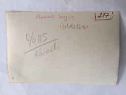 TÜRK HALK MÜZİĞİ SANATÇISI AHMET SEZGİN'İN ORİJİNAL FOTOĞRAFI - 18 x 12 cm EBADINDA - AHMET SEZGİN SAHNEDE TÜRKÜ OKURKEN ÇEKİLMİŞ BİR KARE