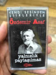 Özdemir Asaf kendi sesinden şiirleriyle yalnızlık paylaşılmaz kaset
