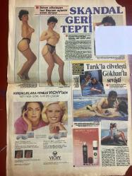 HAFTANIN SESİ GAZETESİ DOĞUM GÜNÜ HEDİYESİ - 27 EYLÜL 1985 - SAYI: 39 - 8 SAYFADIR -BÜLENT ERSOY HAMİLE -Bülent Ersoy-Erol Gülden-Ayşe Çelik-Emrah-Alev Sayın-Ümit Kıvanç-Ajda Pekkan-Sultan-Aysel Gürel-İbrahim Tatlıses-Gülden Karaböcek-Alpay Serpil Çakmaklı-Banu Alkan-Bülent Bilgi-Filiz Erüsler-Turhan Ilgaz-Gönül Öner-Şehnaz Dilan-Füsun Erbulak-İlhan Daner-Türker İnanoğlu-Yıldırım Özer-Hüseyin Cahit-Orhan Gencebay-Metin Has-Tunç Orenmen-Haftanın sesi-Bülent hamile-Babası kim-Antalya parçalı bulutlu-Alev Sayın kül yutmaz-Salyangoz tüccarı İbo-Bu iş karakolda biter-Kasa faresini tanıdınız mı-Güzellik uykusu-Hayret Şehnaz giyindi-Kızımın babasıyım-Eski tüfekler çakırkeyif-Binboğa türküyle döndü-Hırçın aşık zavallı jigolo-Hürgün gazetesi yazı işleri müdürü Turhan Ilgaz