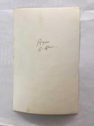 TÜRK SANAT MÜZİĞİ SANATÇISI SEÇİL HEPER'İN ORİJİNAL 2'Lİ FOTOĞRAF SETİ - 18 x 12 cm  EBADINDA - SEÇİL HEPER SAHNEDE KEMANCININ ÖNÜNDE ŞARKI OKURKEN ÇEKİLMİŞ 2 FARKLI KARE