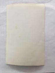 TÜRK SANAT MÜZİĞİ SANATÇISI SEÇİL HEPER'İN ORİJİNAL 2'Lİ FOTOĞRAF SETİ - 18 x 12 cm  EBADINDA - SEÇİL HEPER SAHNEDE KEMANCININ ÖNÜNDE ŞARKI OKURKEN ÇEKİLMİŞ 2 FARKLI KARE