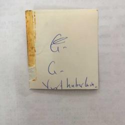 TÜRK SANAT MÜZİĞİ SANATÇISI SEÇİL HEPER'İN ORİJİNAL MİNİ BOY 4'LÜ FOTOĞRAF SETİ - 6 x 5 cm  EBADINDA - SEÇİL HEPER KABİR ZİYARETİNDE DUA OKURKEN ÇEKİLMİŞ 4 FARKLI KARE