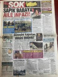 ŞOK GAZETESİ DOĞUM GÜNÜ HEDİYESİ - 13 ARALIK 2009 - TAM TAKIM 12 SAYFADIR -Rosie Huntington-Tarkan-Rihanna-Sezil Güler-Cem Karaca-Deniz Seki-Armağan Çağlayan-Ajda Pekkan-Beren Saat-Hülya Avşar-Bengü Özerdem-Kylie Holmes-Lady Gaga-Dana Hamm-Katie-Linda-Robert Lanza-Cem Boyner-Ayşe Boyner-Adem Gürses-Tayyar Işıksacan-Kubat-Hulusi Tunca-Hadiseyle-Kenan Doğulu-Demetevgar-Sezin-Hinrich Akdağ-Bülent Korkmaz-Mustafa Arık-Bum bum krak uu-Zevk içinde acı çekiyor-Güzel ve yalnız!-Hamileler aşıya-Hemcinslerini de GaGalıyormuş!-Biraz Angelina biraz Raquel işte sana Dana-Ruhların evi-Aslında ölüm yok!-Durmak yok sevişmeye devam!-Canlı bomba Armağan!-Ezik kadın olmak istemiyorum-Yeni sevgili aynı taktik-Deniz Seki’ye sahne dar geldi-Sapık babaya aile infazı-Kin seddi-Güneşini kapatan abisini öldürdü-Pornocu borsacı-Trakya bembeyaz