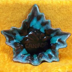 VINTAGE YAPRAK FORMUNDA CANADA YAZILI EL BOYAMA KANADA HATIRASI SERAMİK TABAK