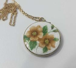 Retro Altın Kaplama Guilloche Mineli Locket Resimlik Kolye