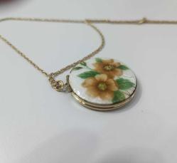 Retro Altın Kaplama Guilloche Mineli Locket Resimlik Kolye