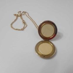 Retro Altın Kaplama Guilloche Mineli Locket Resimlik Kolye