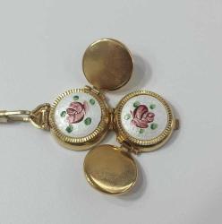 Retro Altın Kaplama Çift Taraflı Guilloche Mineli 4 Resimlik Locket Kolye