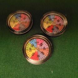 LOT.11 » 3 ADET KIBLE GÖSTEREN PUSULA.