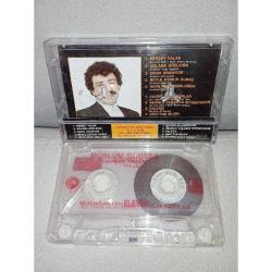 Kaset Müslüm Gürses her şey herşey yalan albümü. Orijinal, baştan sona dinlendi sorunsuz çalışıyor. Temiz. Koleksiyonluk