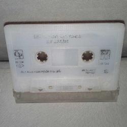 Kaset Müslüm Gürses Ey Zalim albümü. Orijinal. Kartoneti yok. Baştan sona dinlendi sorunsuz çalışıyor